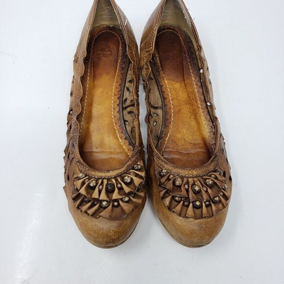 Beautiful leather lucky penny slip on brown shoes - Picture 1 of 8